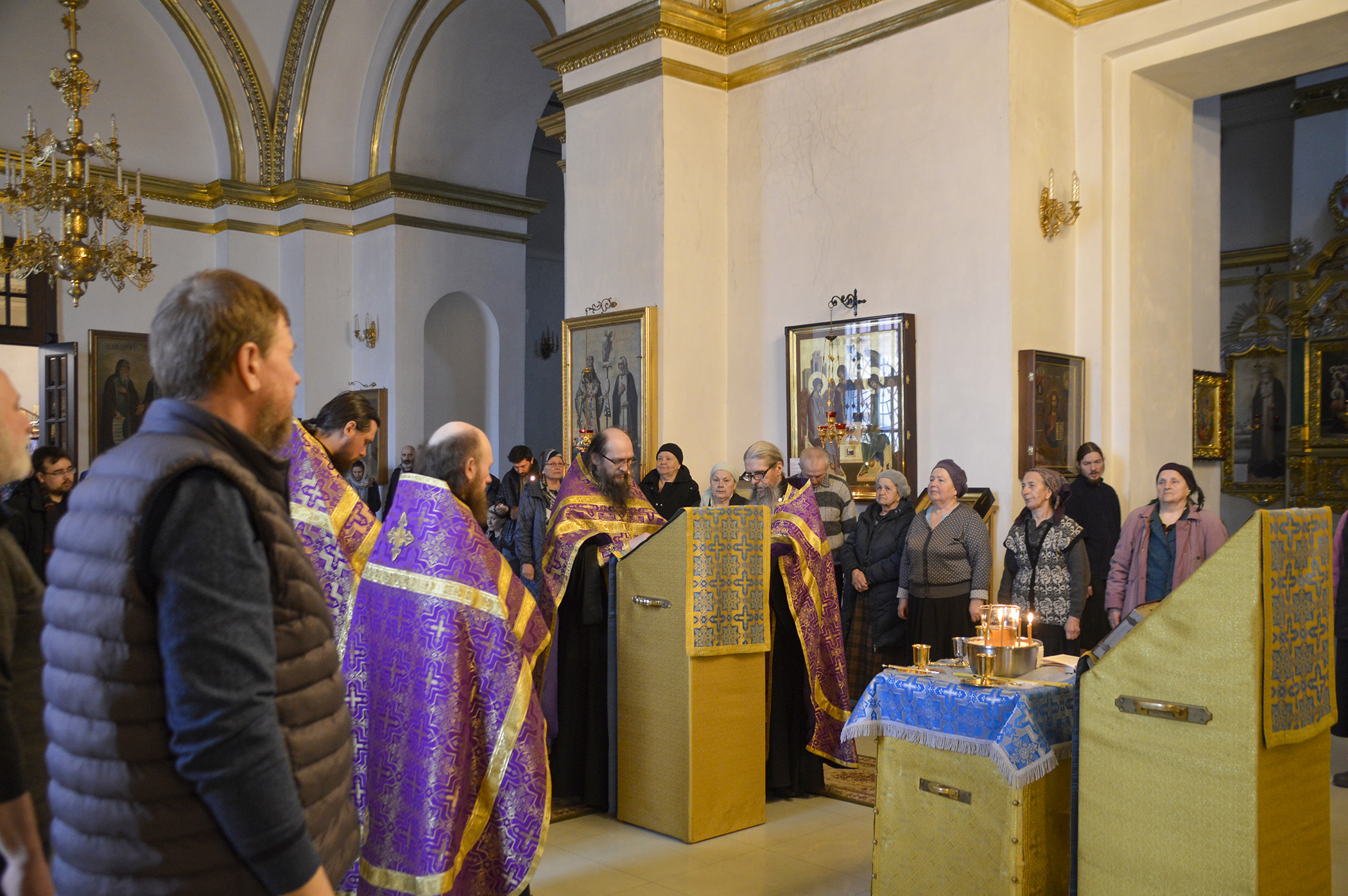 В Ниловой пустыни состоялось Таинство Соборования (Елеосвящения) для прихожан и паломников монастыря 3