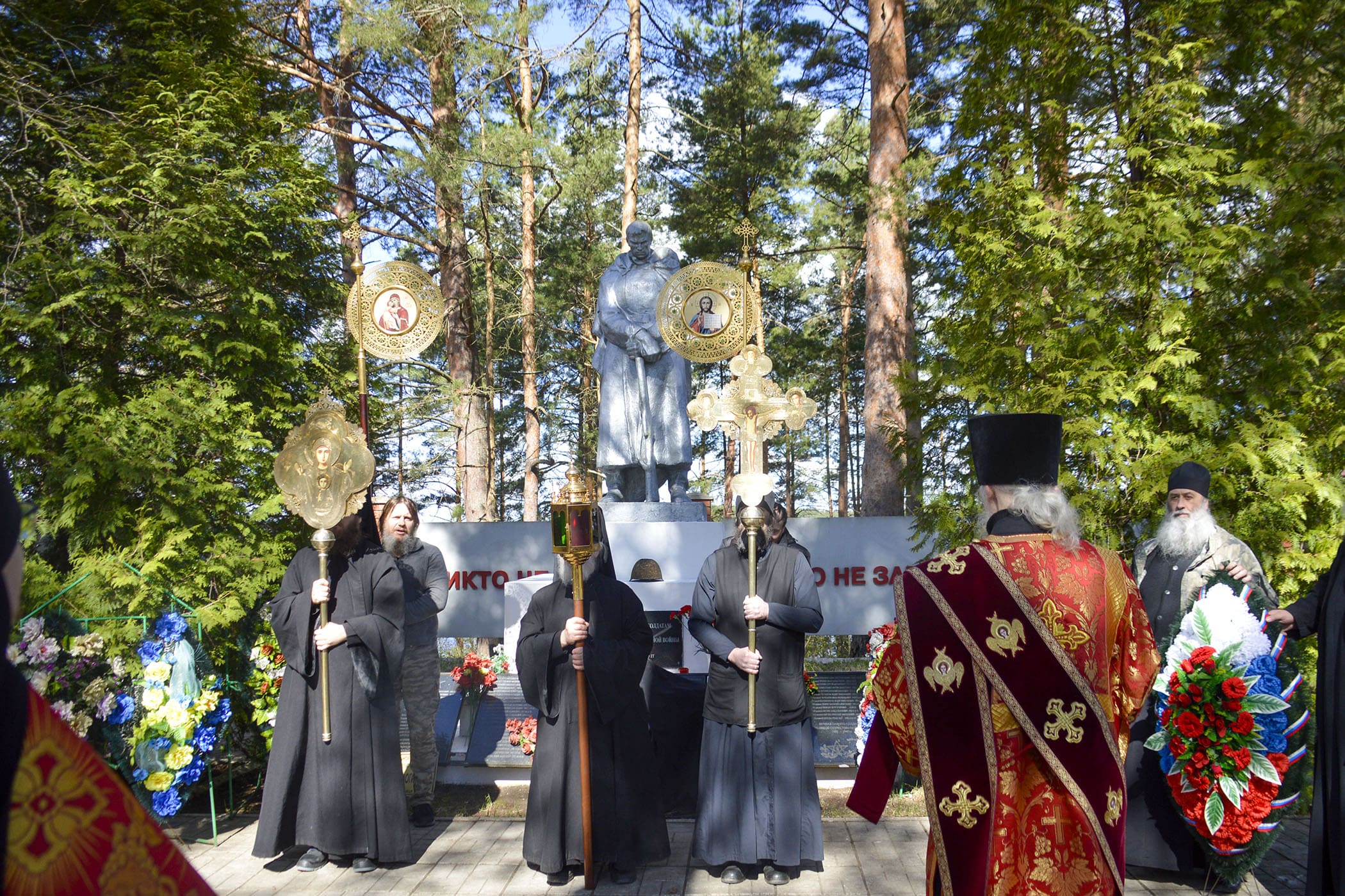В Нило-Столобенском монастыре молитвенно почтили память жертв Великой Отечественной войны 1941–1945 годов 5