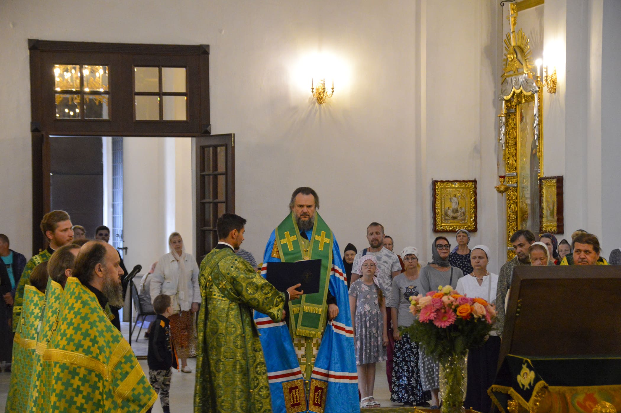 9 июля в монастыре Нилова пустынь прошли праздничные богослужения в честь перенесения мощей Преподобного Нила Столобенского 3
