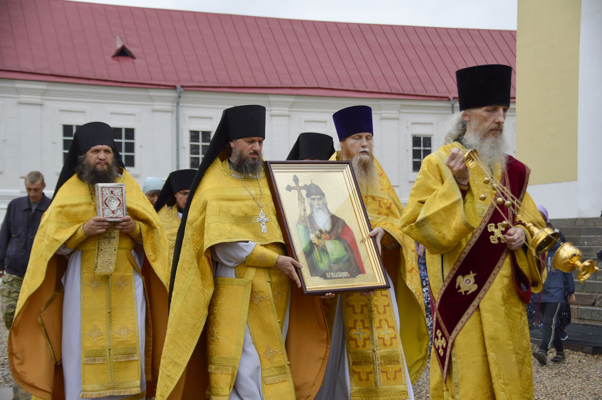 В Ниловой пустыни прошли праздничные богослужения в день памяти равноапостольного великого князя Владимира 8