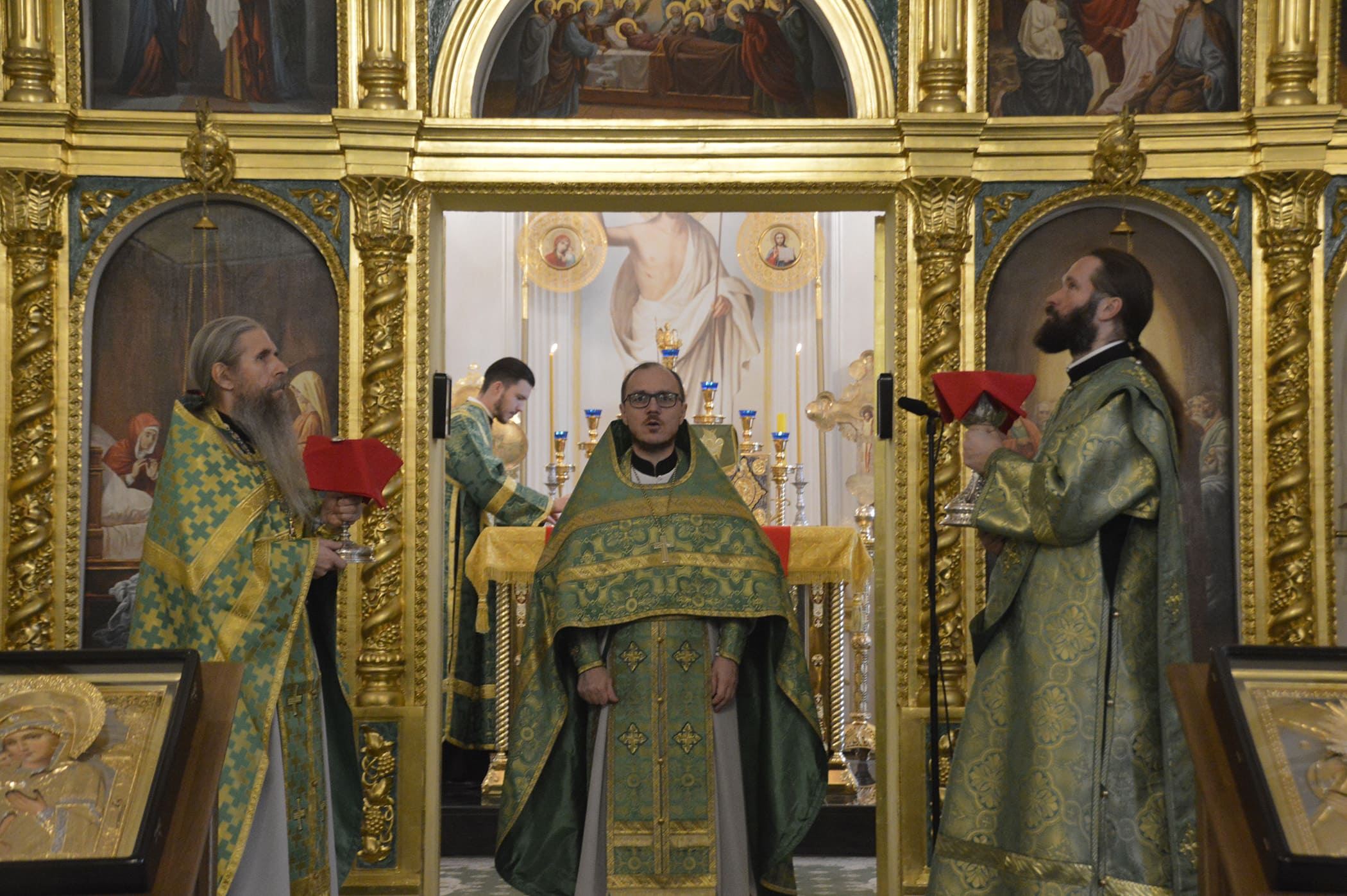 Митрополит Черногорско-Приморский Иоанникий возглавил Божественную литургию в монастыре «Нило-Столобенская пустынь» 17