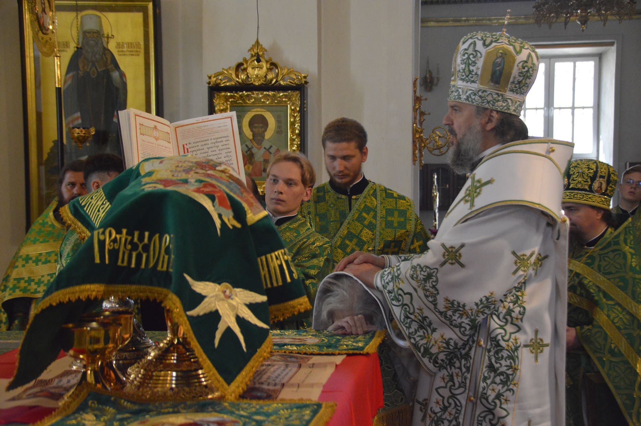 Праздничные богослужения в честь перенесения мощей преподобного Нила Столобенского, чудотворца 16